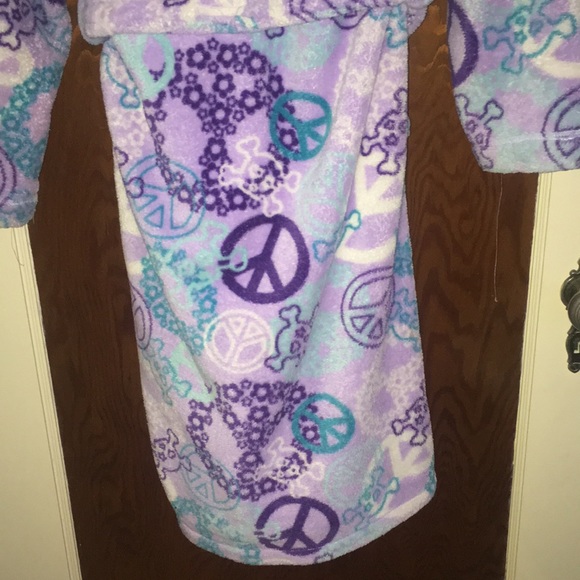 Girls “Peace” Bath Robe - Picture 4 of 5